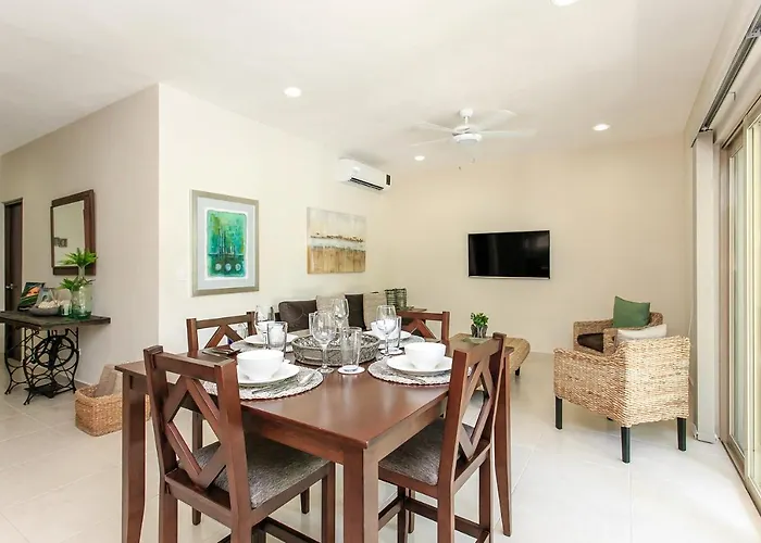 Complex With An Alluring Pool & Tropical Vibes By Stella Rentals! Apartamento