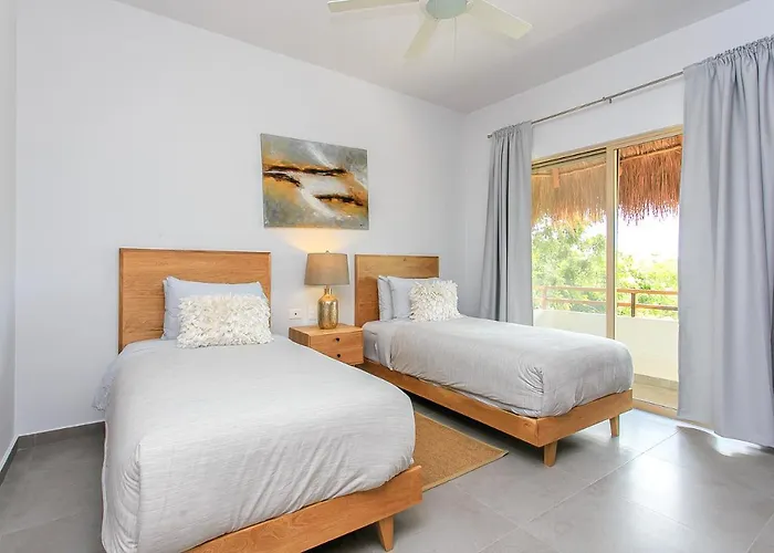 Complex With An Alluring Pool & Tropical Vibes By Stella Rentals! Apartamento *