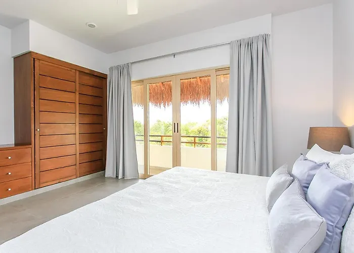 Complex With An Alluring Pool & Tropical Vibes By Stella Rentals! Apartamento *