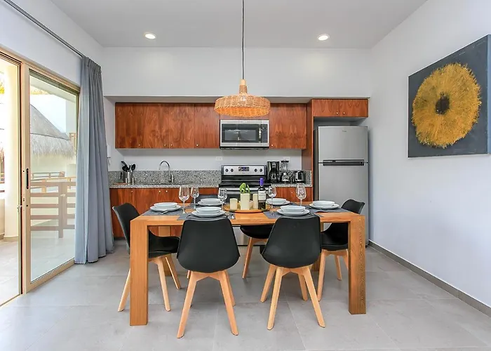 Complex With An Alluring Pool & Tropical Vibes By Stella Rentals! Apartamento *